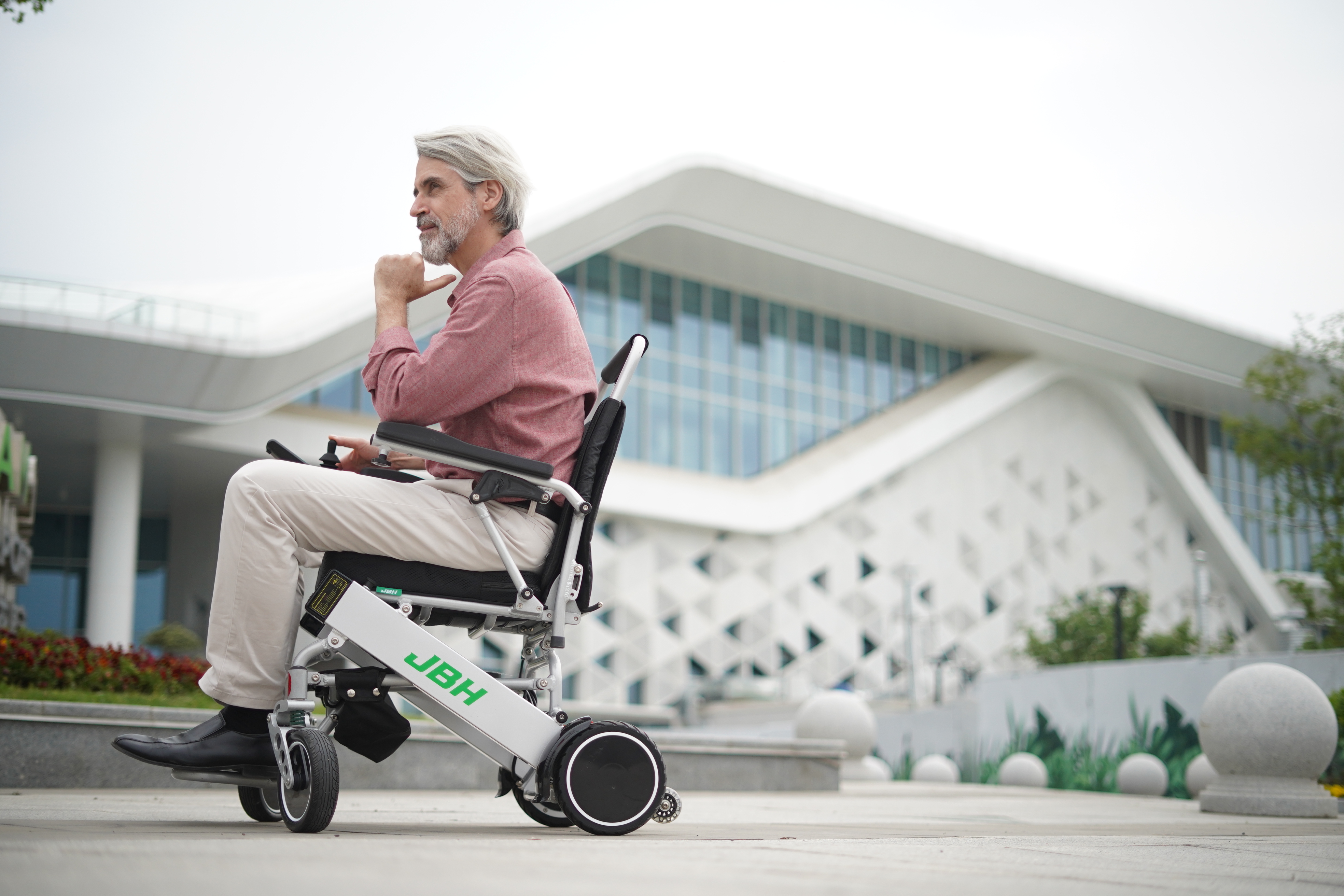 Como ser&aacute; a cadeira de rodas el&eacute;trica nos pr&oacute;ximos 50 anos?