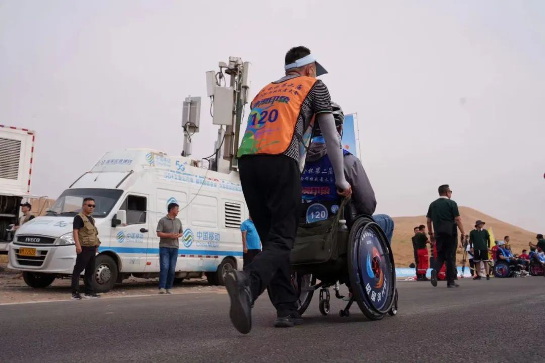 corrida em cadeira de rodas