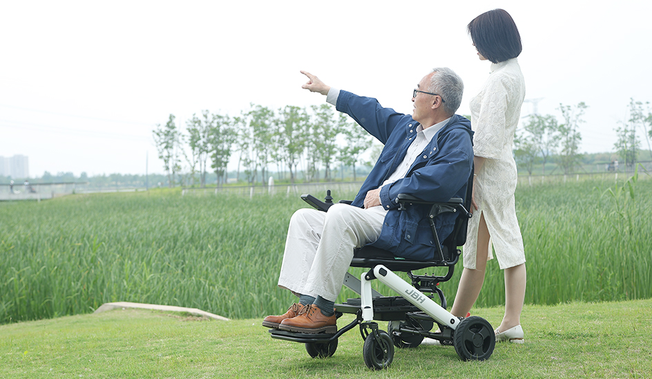 Cadeira de rodas el&eacute;trica de viagem